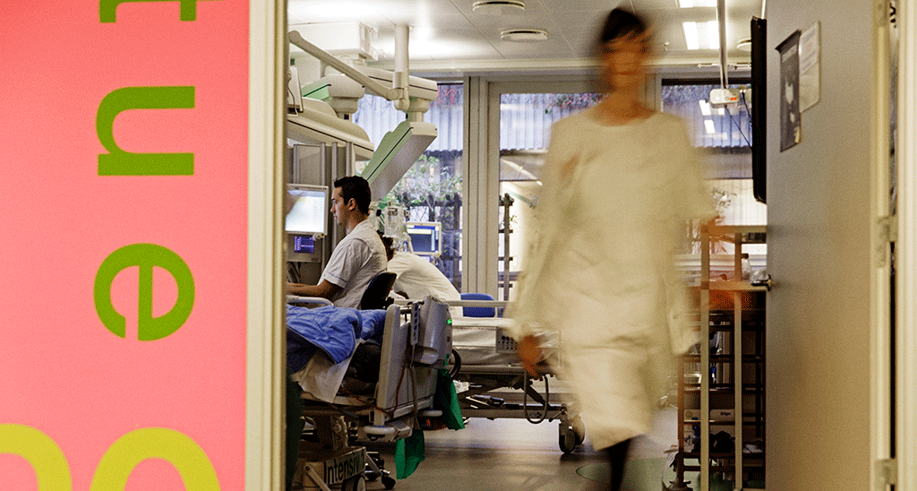 Sygeplejerske på intensiv afdeling