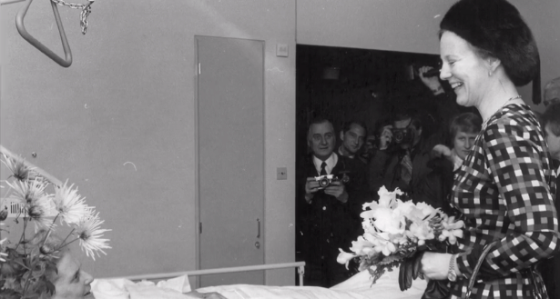 Dronning Magrethe indvier Hvidovre Hospital i 1976