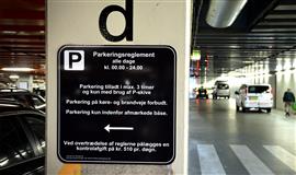 Billede af skilt med parkeringsreglementet