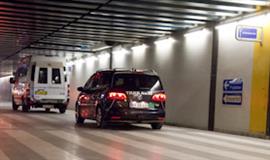 Billed af holdende bil i parkeringskælderen på Hvidovre Hospital